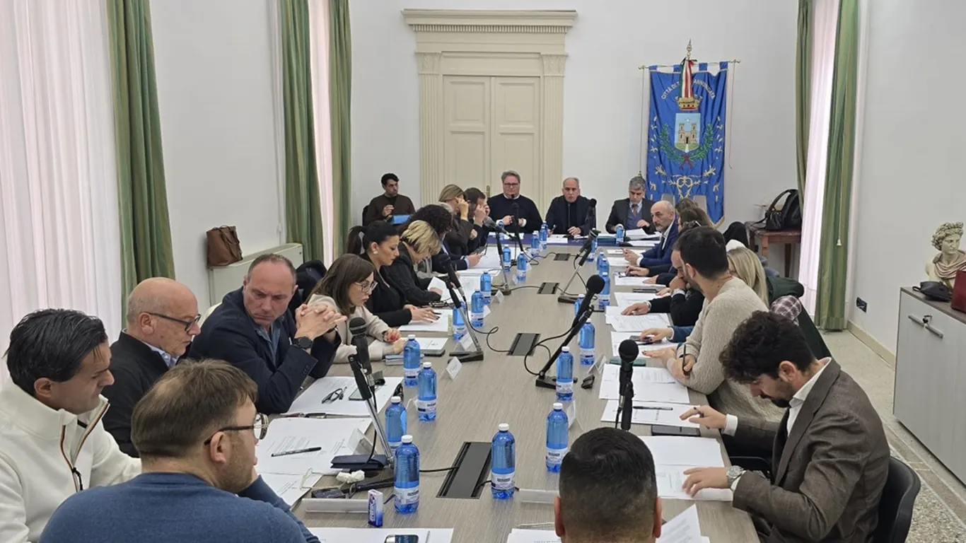 Torre Annunziata, convocato il Consiglio comunale con l'incognita scioglimento
