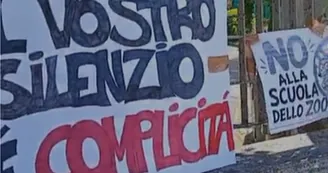 Topi fuori al liceo Nobel, studenti in protesta a Torre del Greco