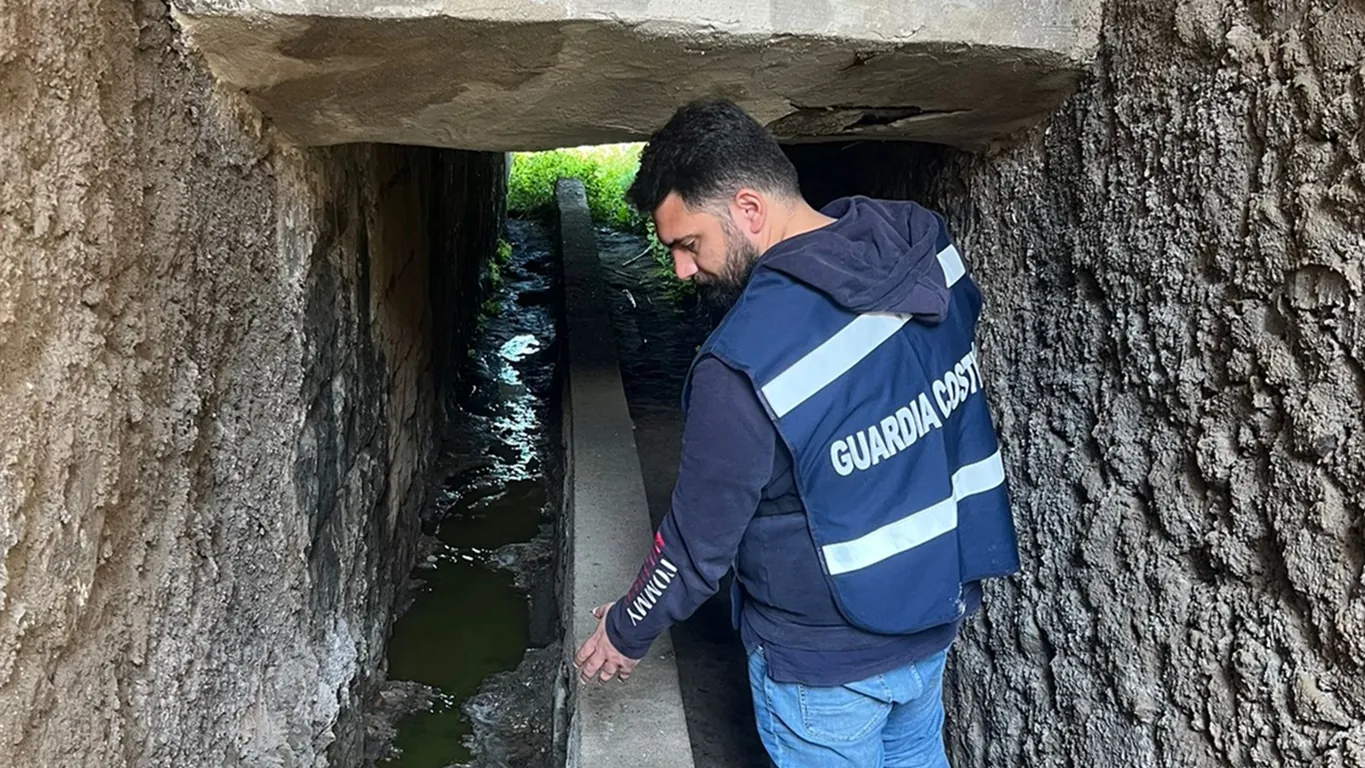 Scarichi abusivi in mare a Ercolano, sequestrata attività commerciale