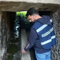 Scarichi abusivi in mare a Ercolano, sequestrata attività commerciale