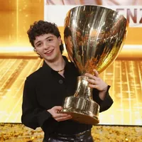 Lorenzo Salvetti dopo il trionfo ad Amici 25: “Tutto il premio lo investirò nella musica. Sanremo? Un pensiero concreto”