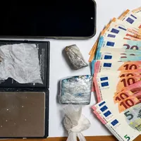 Cocaina nascosta nei leggings: donna arrestata dalla Guardia di Finanza