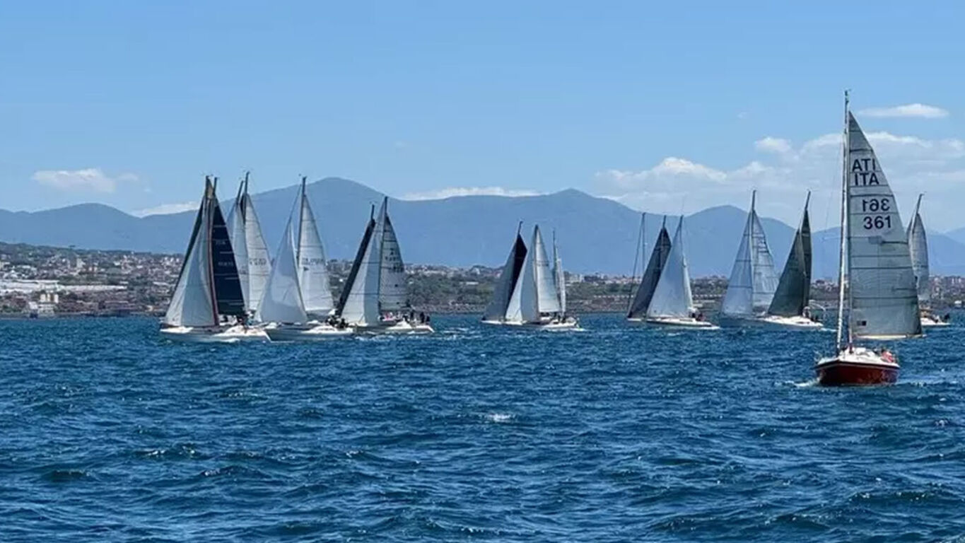 Torre del Greco, torna “Sulle rotte dei Borbone”: vela e legalità protagoniste nel golfo