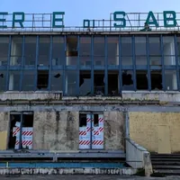 Ex Terme di Stabia, via alla bonifica del piazzale: rimossi rifiuti e degrado
