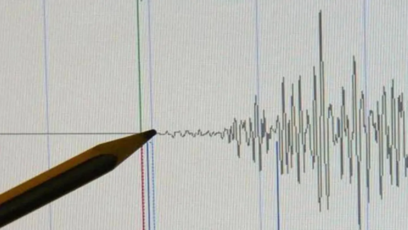Terremoto Campi Flegrei, forte scossa di magnitudo 4.4: paura a Napoli