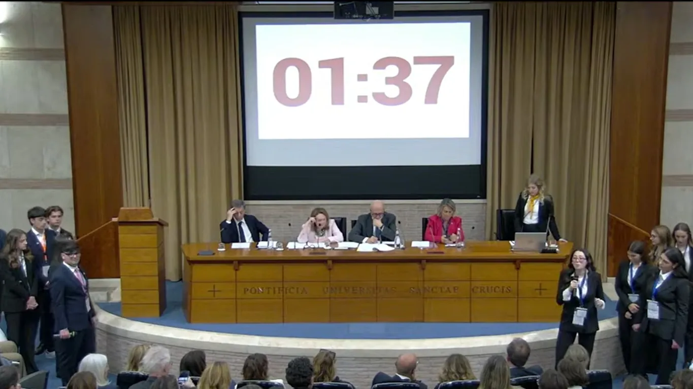 Torre Annunziata trionfa al torneo nazionale di retorica “Dire e Contraddire”
