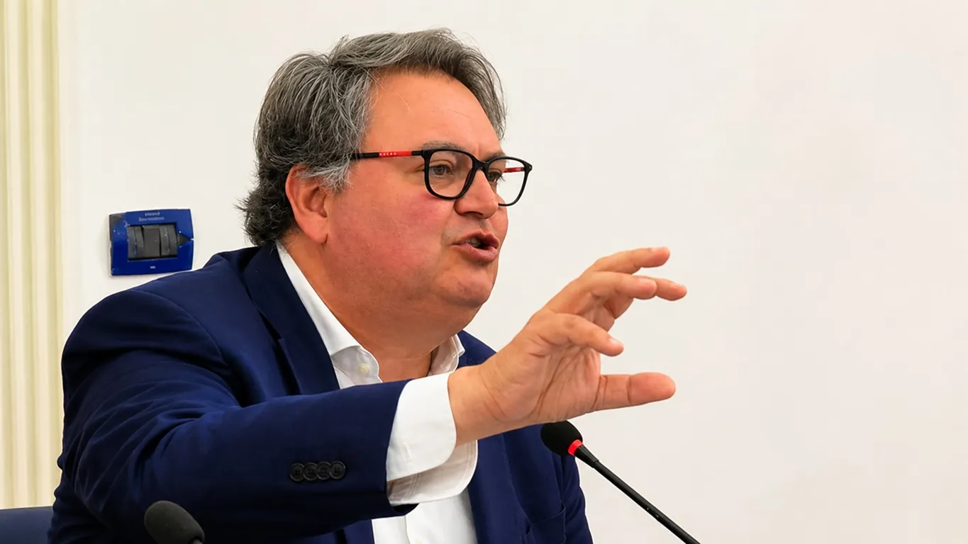 Torre Annunziata, il sindaco verso l'addio: dimissioni sempre più difficili da ritirare