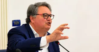 Torre Annunziata, il sindaco verso l'addio: dimissioni sempre più difficili da ritirare