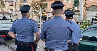 Castellammare, controlli a tappeto: gazebo abusivi, lavoratori in nero e slot manomesse