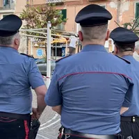 Castellammare, controlli a tappeto: gazebo abusivi, lavoratori in nero e slot manomesse