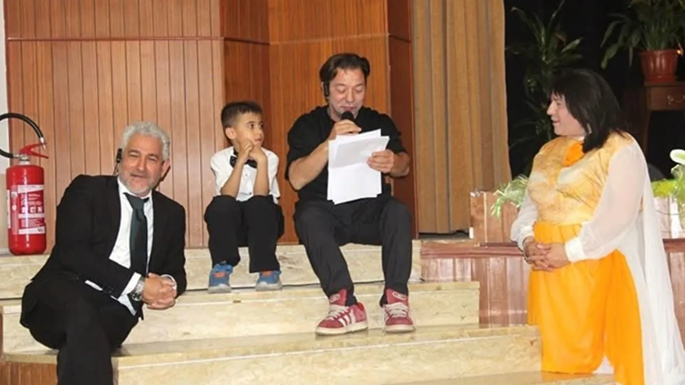 Torre Annunziata, successo per “Matrimonio a sorpresa!”: teatro e solidarietà insieme per i più fragili