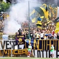 Juve Stabia-Cremonese, perquisizioni tra gli ultras: sequestrati petardi, coltello e tirapugni