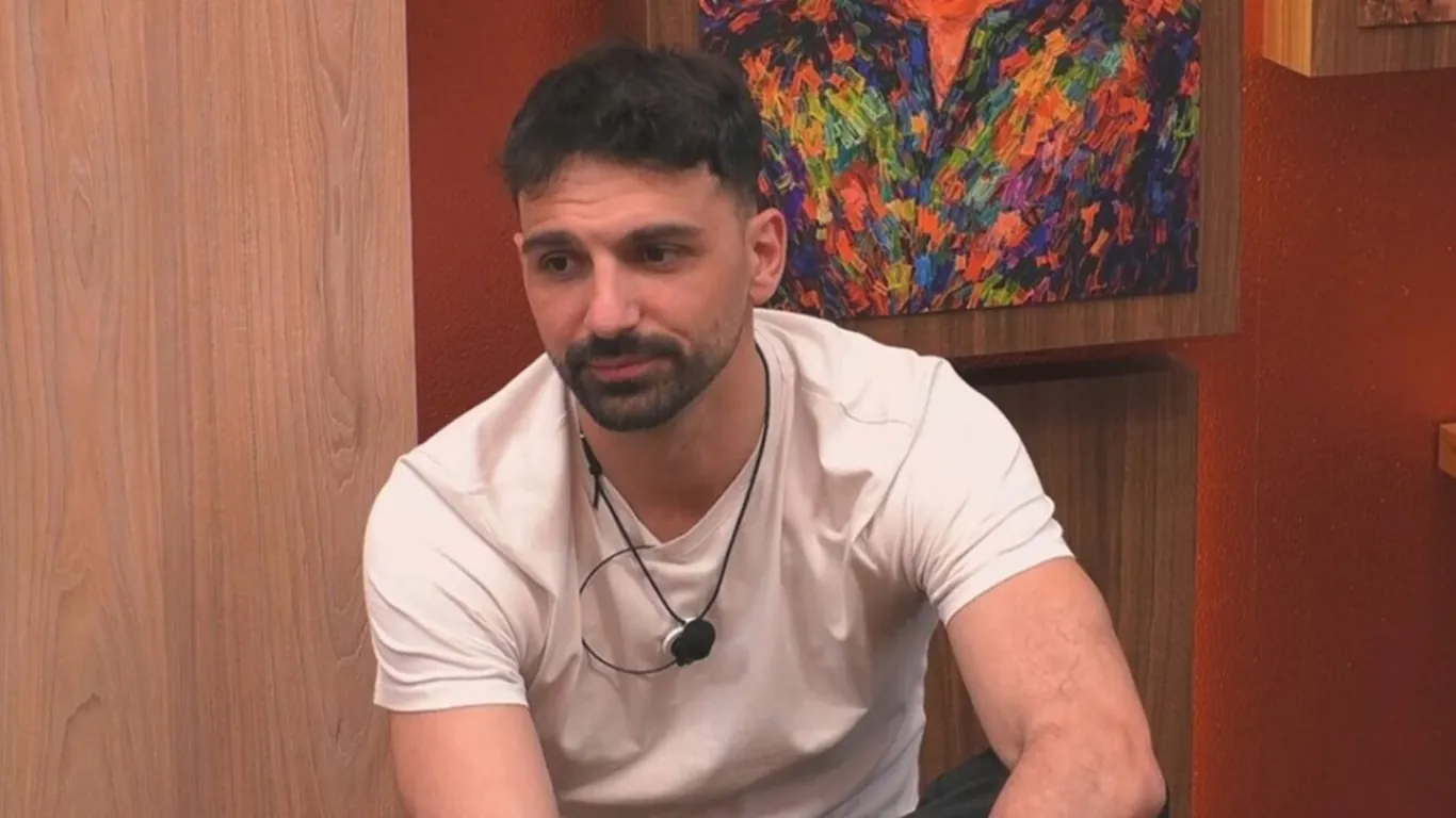 Raimondo Todaro si racconta dopo il GF Vip: "Ero davvero cotto, non mi mancano telecamere e microfoni"