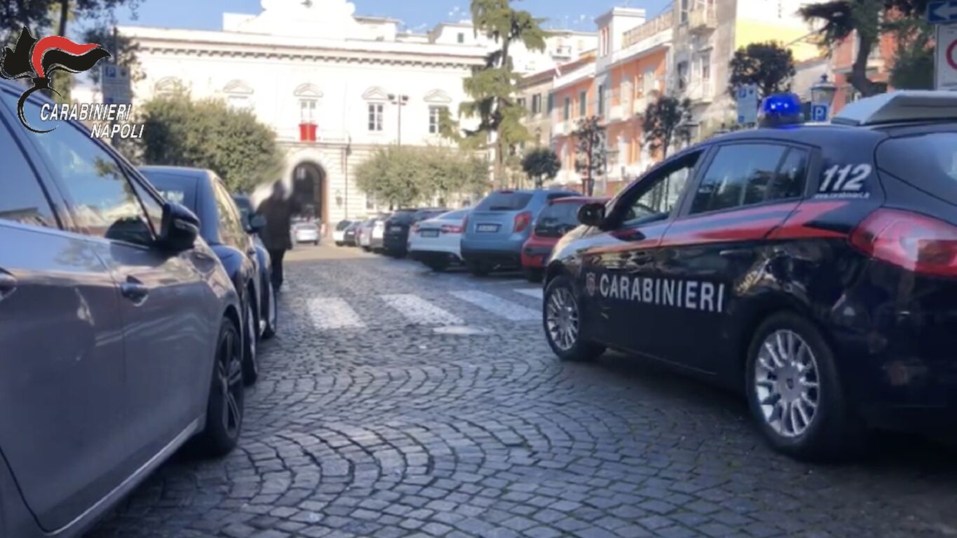 San Giorgio a Cremano, droga nascosta sotto il letto: arrestata una 49enne