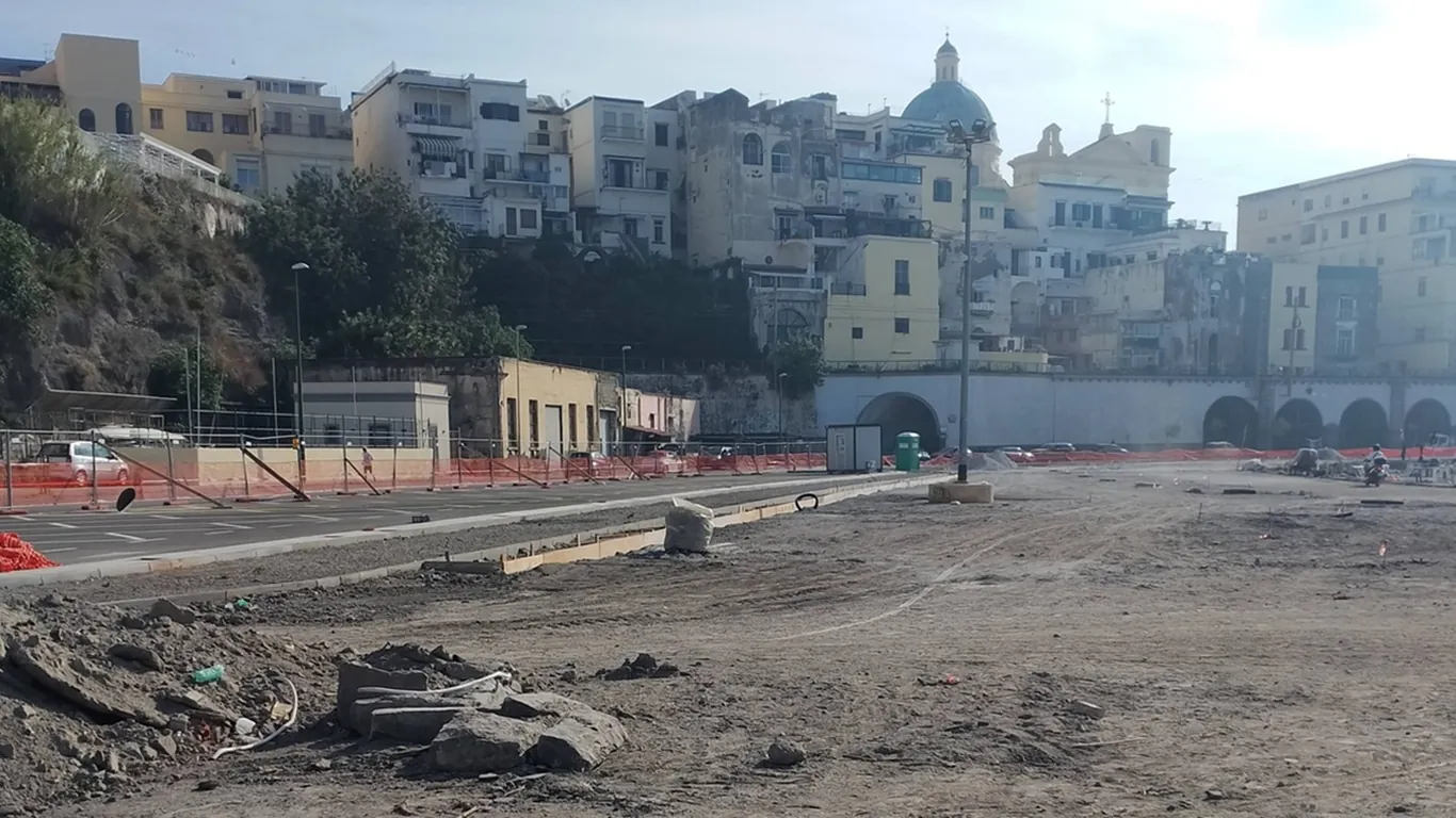 Torre Annunziata, allarme estate sul litorale: “Senza la Darsena servono subito nuovi parcheggi”