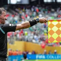 Mondiali, la Fifa rivoluziona il fuorigioco: niente più bandierine 'in ritardo'