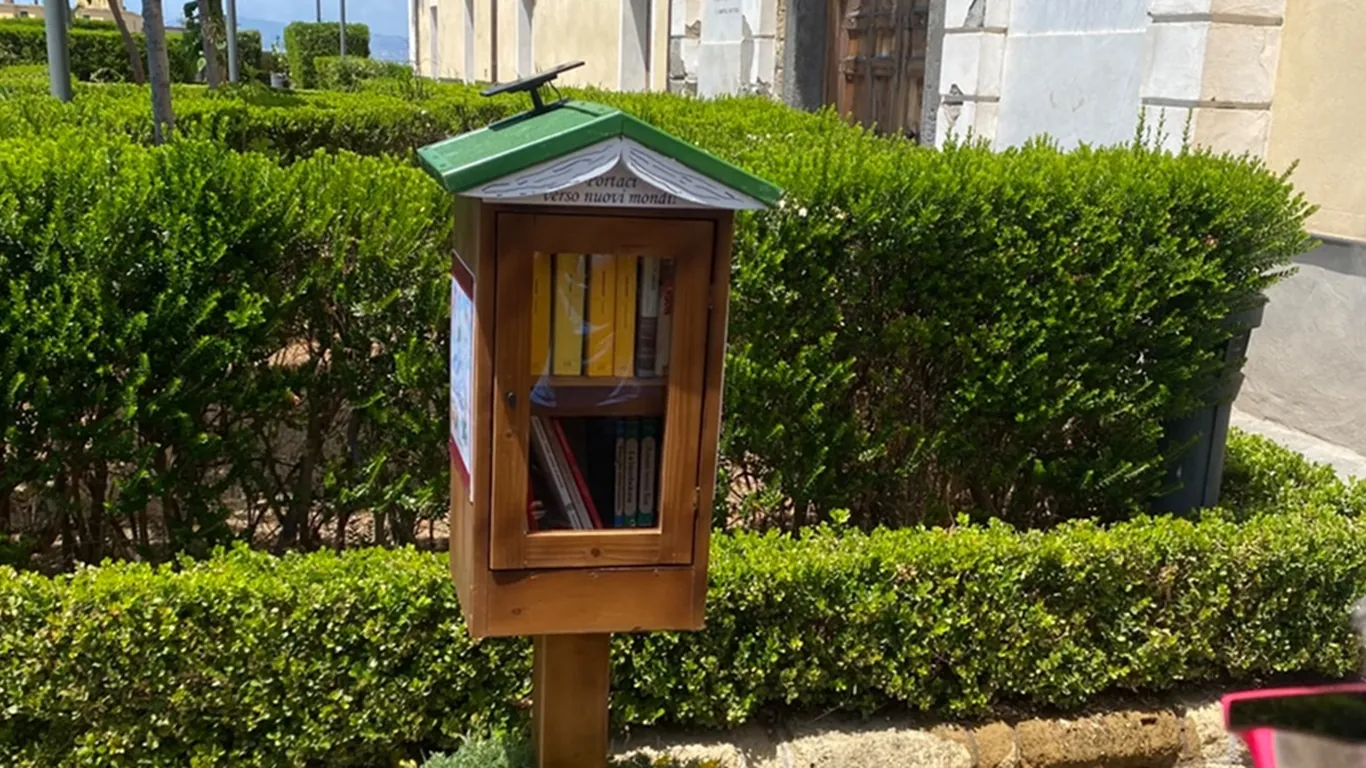 Book Crossing a Torre del Greco, sei casette per scambiare libri: ecco dove saranno installate