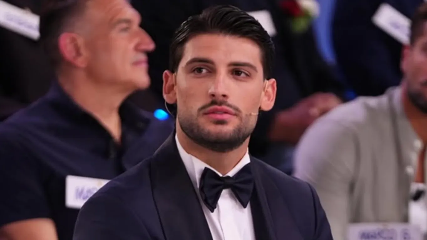 Uomini e Donne, ex tronista attacca Ciro Solimeno: "Il trono va rispettato, troppe segnalazioni"
