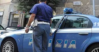 Sorrento, rubano gli zaini a due bagnanti in spiaggia: fermati dalla Polizia