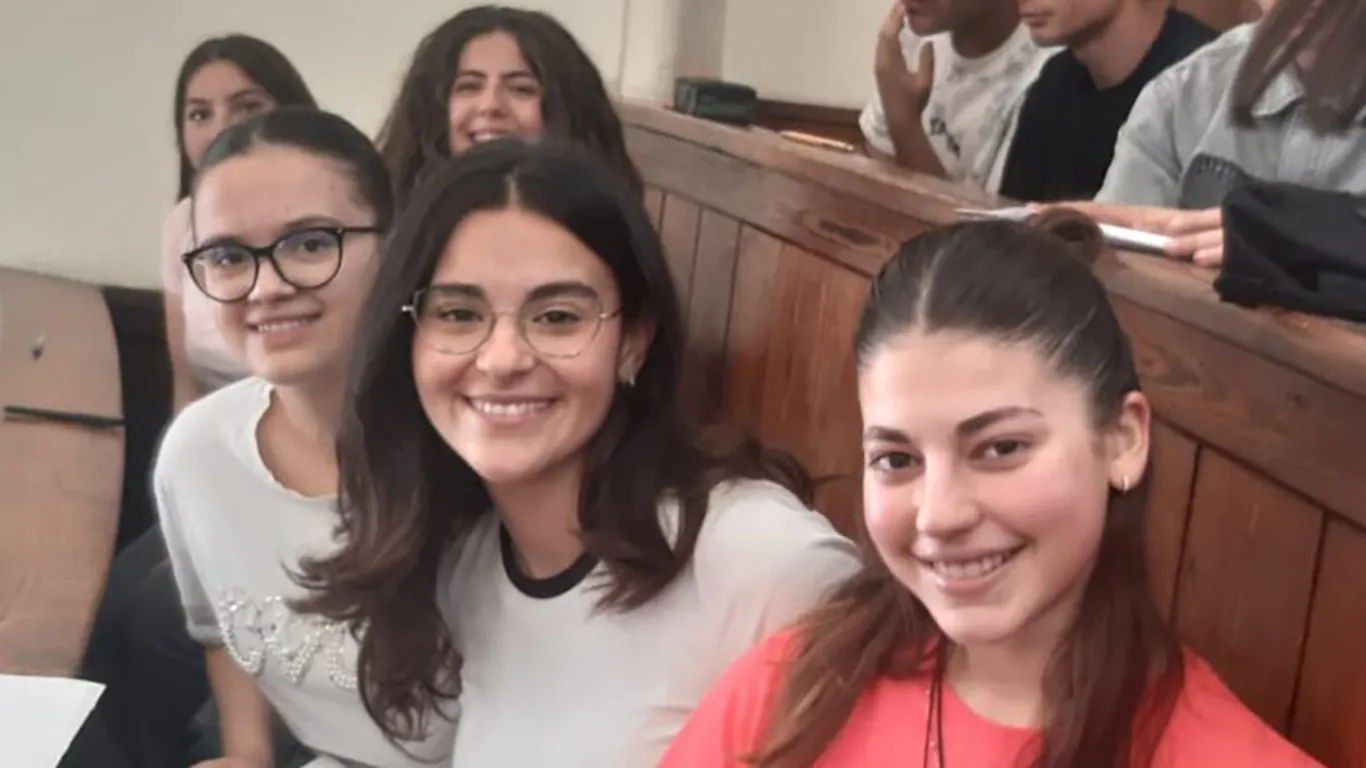 Torre Annunziata, studentesse del Pitagora-Croce alla Federico II per la certificazione linguistica di latino