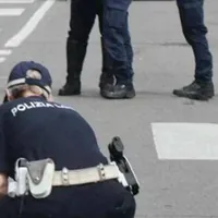 Varese, auto travolge 5 pedoni lungo la statale: morta 17enne, 4 feriti gravi
