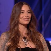 Grande Fratello, Anita Mazzotta replica ad un commento orribile su sua madre: "Fate schifo!"