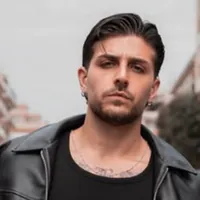 Uomini e Donne, Ernesto Passaro nel mirino del gossip: avvistamento e replica social