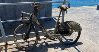 Torre del Greco, recuperata dal mare una e-bike scomparsa: sorpresa durante la pulizia dei fondali