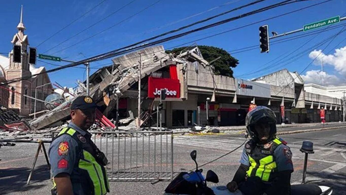 Terremoto magnitudo 7.8 nelle Filippine, 15 morti e oltre 100 feriti: scatta allarme tsunami