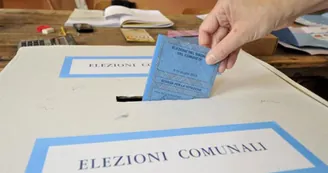 Ballottaggi in Campania, crolla l'affluenza: meno elettori al voto in tutti i 10 comuni