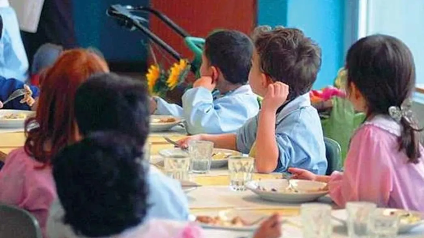 Torre del Greco, mensa scolastica 2026/2027: al via richieste per diete speciali e credito residuo