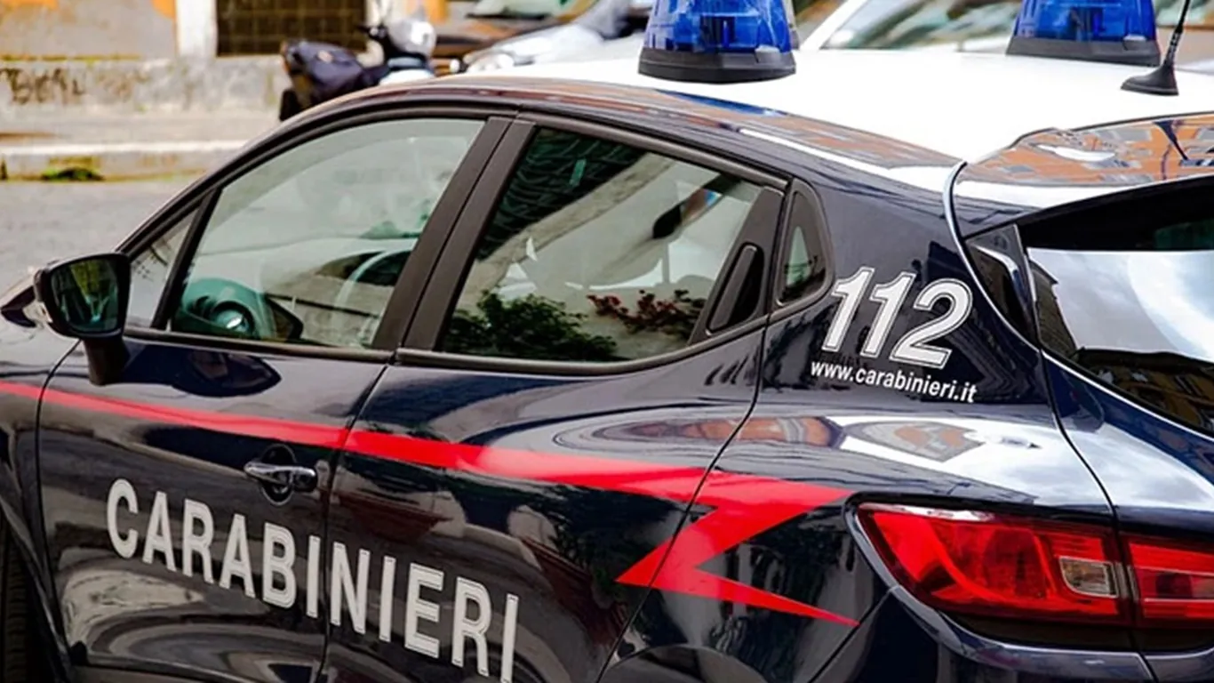 Lite nel traffico degenera: spara sei colpi contro un carabiniere e fugge