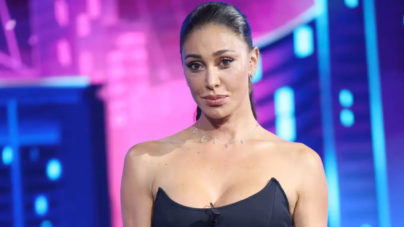 Belen Rodriguez e un noto personal trainer paparazzati insieme: "Si frequentano da aprile"