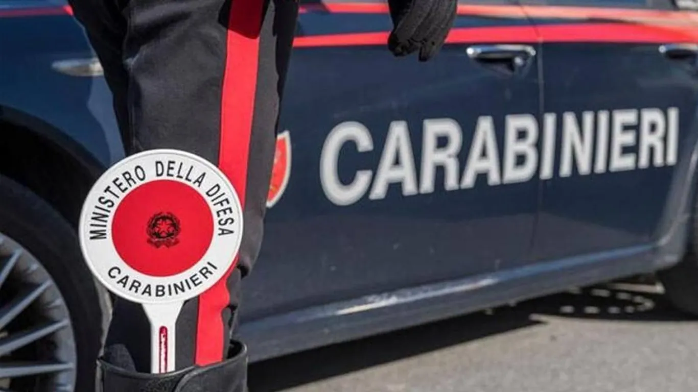 San Giorgio a Cremano, arrestato un 19enne per spaccio: sequestrati droga e 4.300 euro