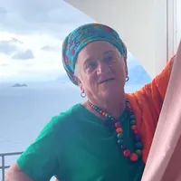 Addio a Ciro Cascina, “Ciretta”, icona del teatro queer e voce libera di Torre Annunziata