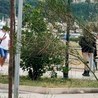 Castellammare, Villa Comunale: gira armato e col volto coperto. Era un video per TikTok