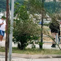 Castellammare, Villa Comunale: gira armato e col volto coperto. Era un video per TikTok