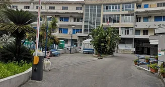 Sorrento, incendio nell'area esterna dell'ospedale: nessun danno