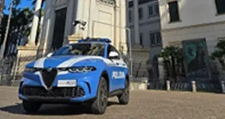 Ruba il cellulare a una turista alla stazione di Pompei: arrestato dalla Polizia