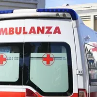 Pugno al volto davanti al suo locale: imprenditore operato d'urgenza, è in pericolo di vita
