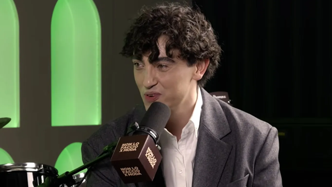 Michele Bravi: «Molti colleghi mi hanno deluso». Le rivelazioni su Sanremo e i cantanti “falsi”
