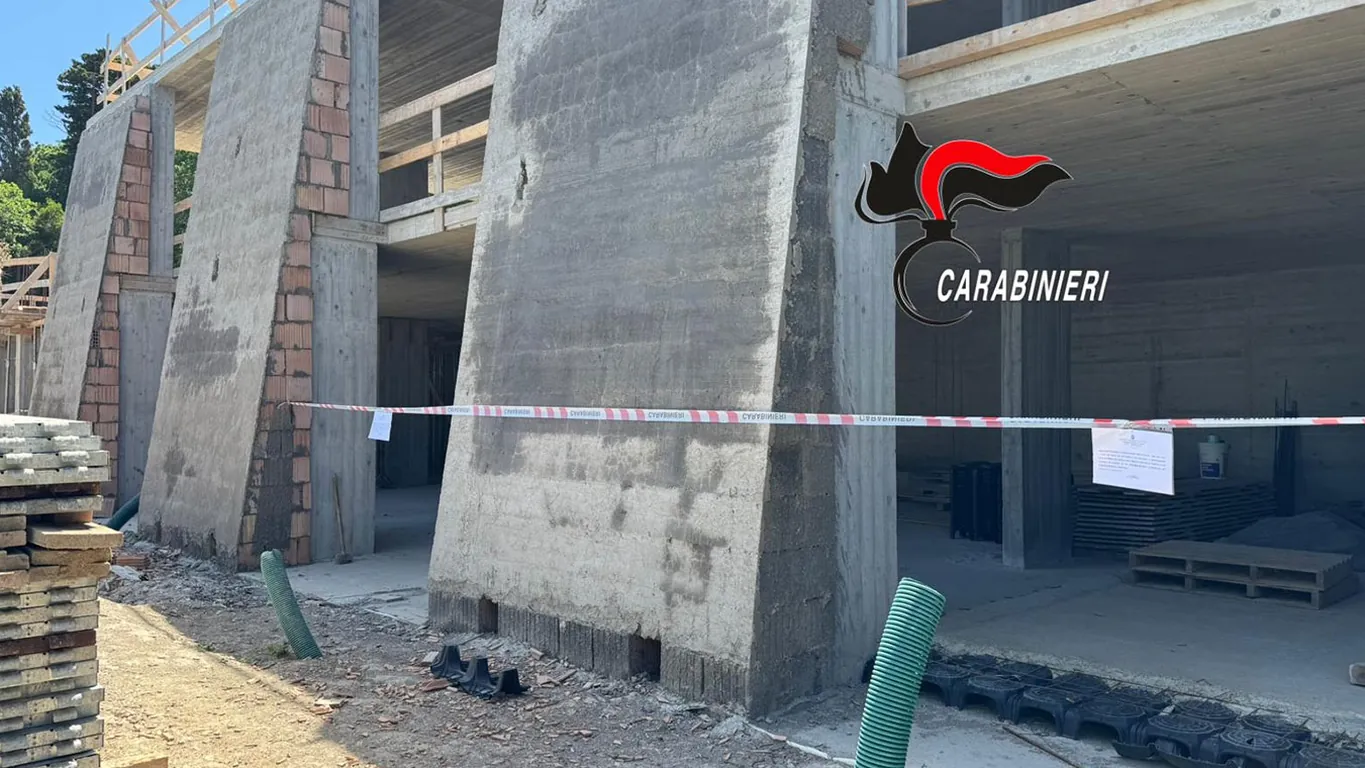 Anacapri, sequestrato cantiere in un noto hotel: sotto sigilli suite, piscina e centro benessere