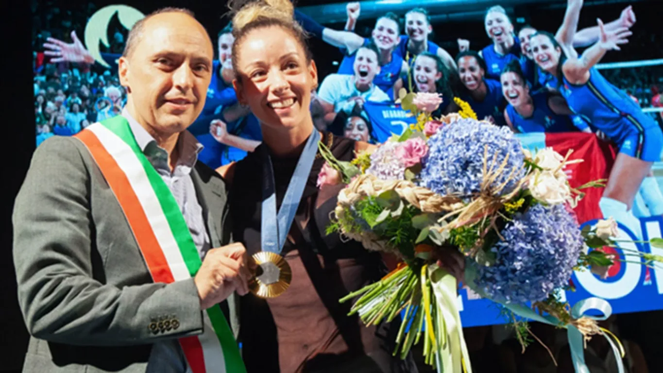 Sant'Agnello conferisce la cittadinanza onoraria a Monica De Gennaro: omaggio alla campionessa olimpica