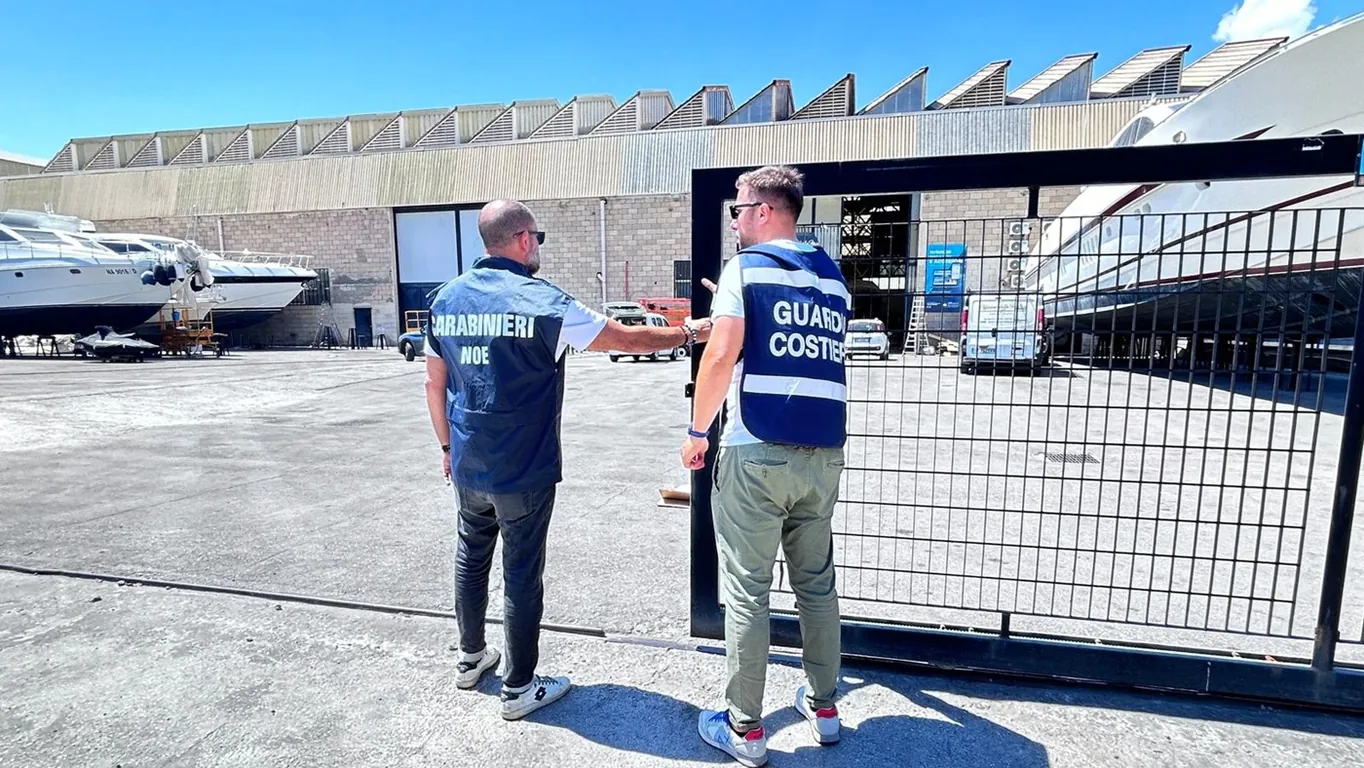 Torre Annunziata, scarichi abusivi e emissioni non autorizzate: sequestrato cantiere nautico