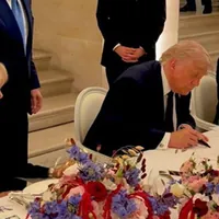 Usa-Iran, Trump firma l'accordo: "Non è stato facile"