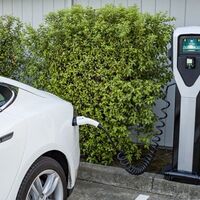 Assalto alle colonnine elettriche: i ladri puntano sull'“oro rosso” della transizione green