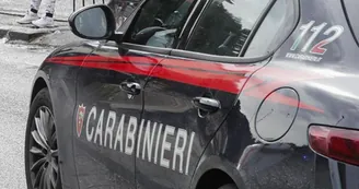 Vico Equense, rapina l'ex nuora in strada e poi si presenta in caserma: arrestato 66enne
