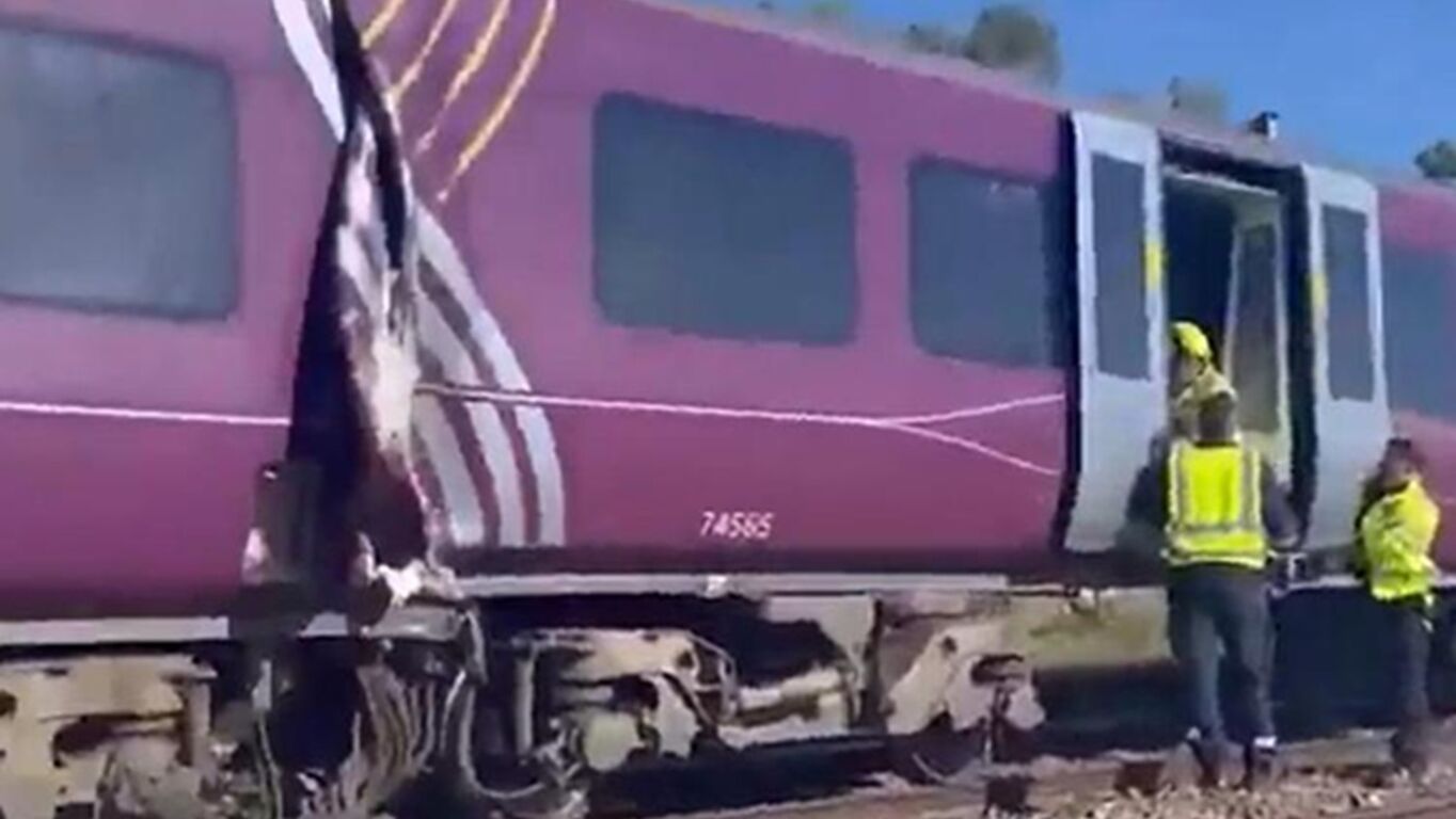 Scontro tra due treni a nord di Londra: "Morto il macchinista, ci sono anche feriti gravi"