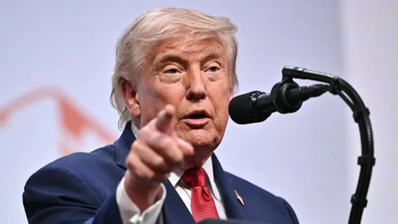 Nuovo affondo di Trump a Meloni: "Popolarità della premier bassa perchè ha abbandonato gli Stati Uniti"