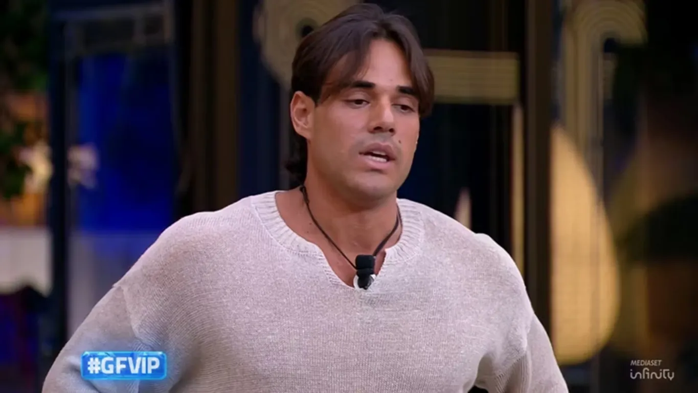 Grande Fratello Vip, Nicolò Brigante esce allo scoperto: chi è la nuova fidanzata Diletta Massoli